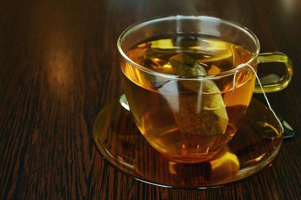 喝黑茶好还是普洱茶好（喝黑茶好还是普洱茶好?关键看功效和禁忌!）